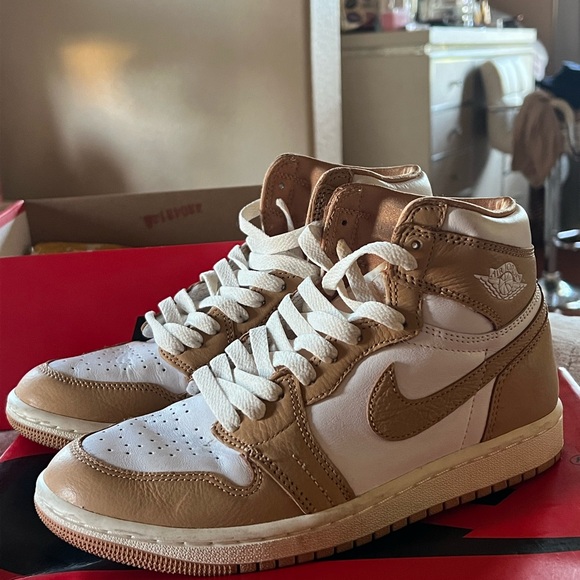 Air Jordan 1 retro high women’s size 7 Praline - Picture 4 of 6